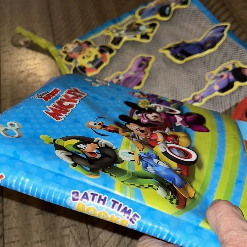 Disney 🏰🐭 Junior Bath 🛀 Time Water 💦 Book 📕 Race Car 🏎️ Suction Cups🛥️ 2!